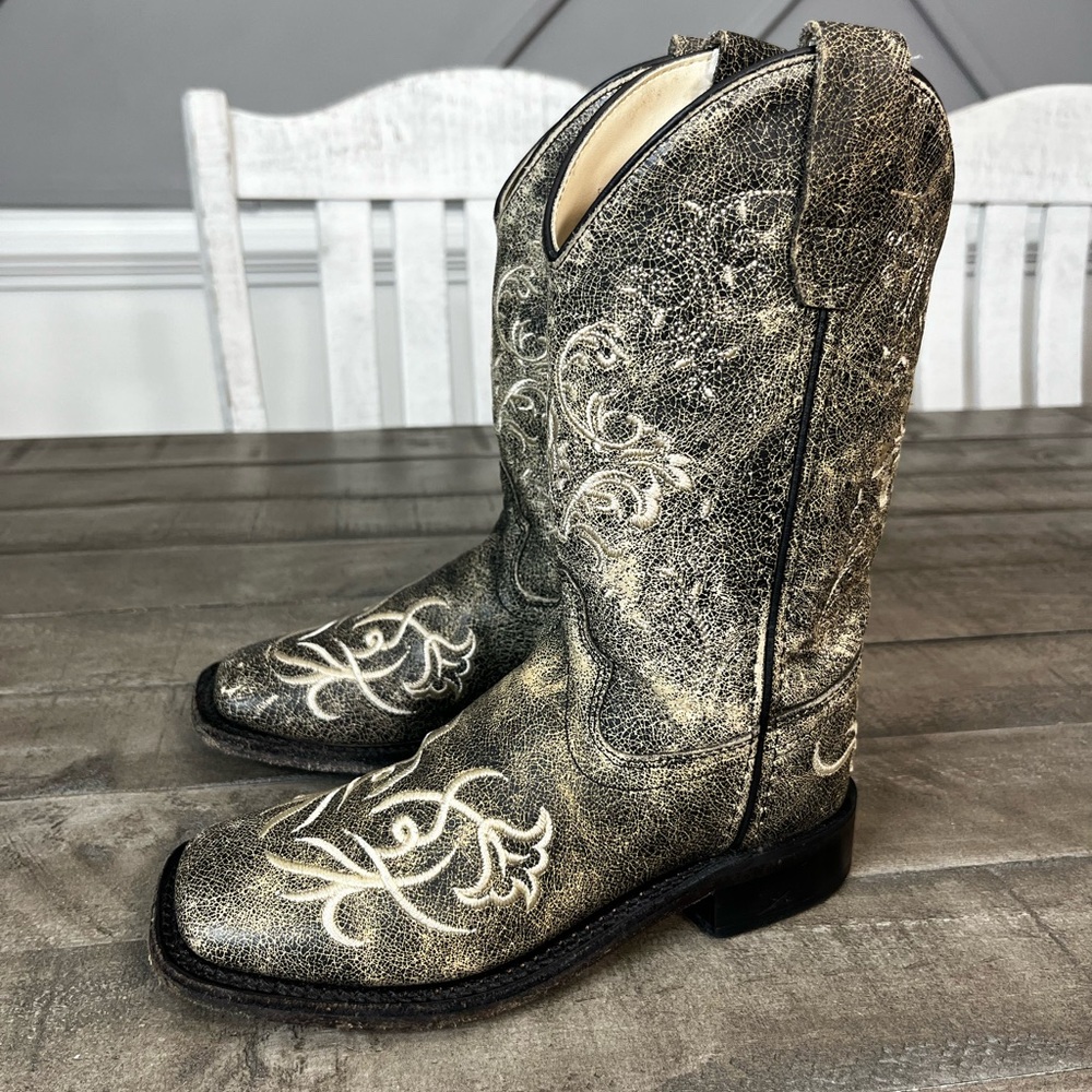 Old West leather  boots with a distressed crackle finish embroidery Sz 13.5 Y